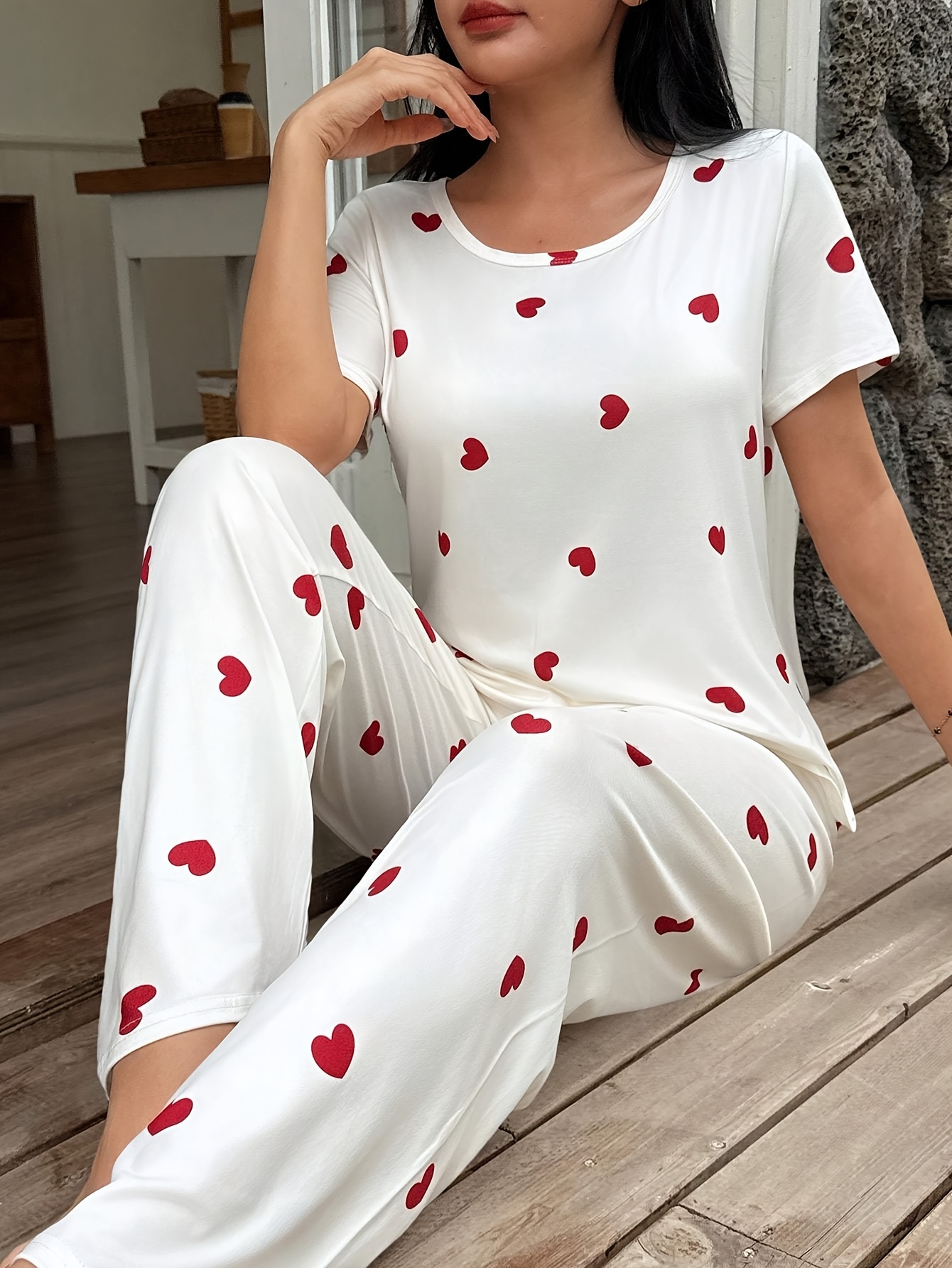 Special Discounts on Popular Items for Autumn And Winter: Women'S Short-Sleeve Pajama Set with Heart Print, Featuring Long Pants for a Comfortable And Casual Fit