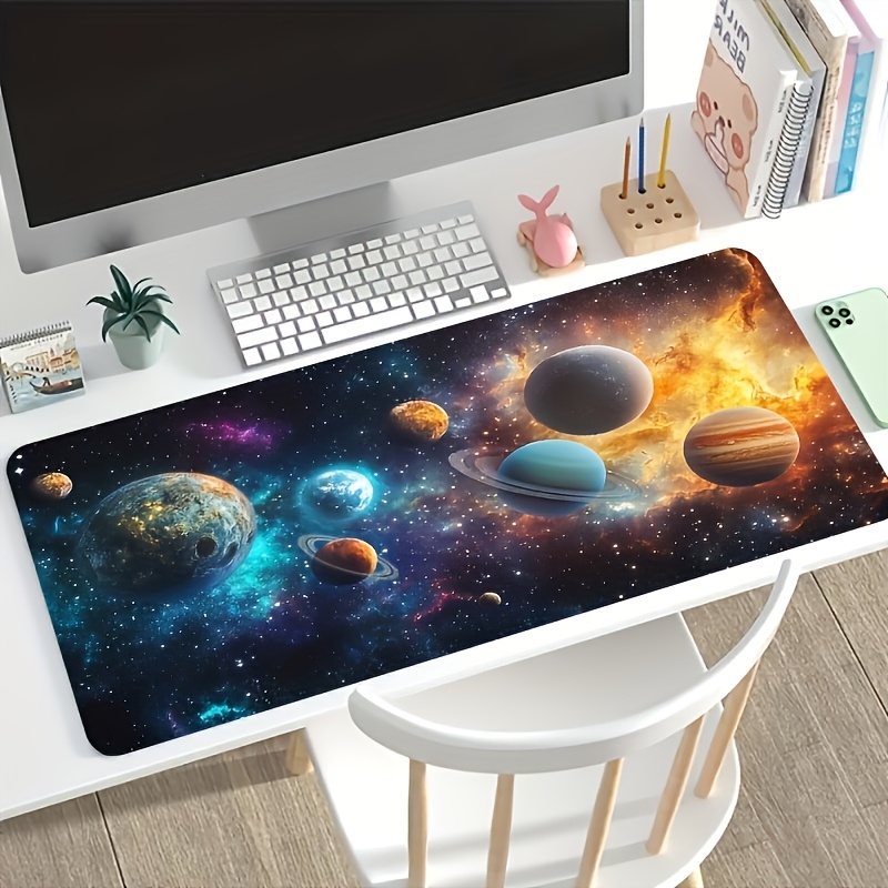 TEMU 1pc Grand Tapis de Souris , Motif Coloré Système Étoilé et Nuage de Gaz, Fond en Caoutchouc , Accessoire de Bureau, Accessoire de Décoration