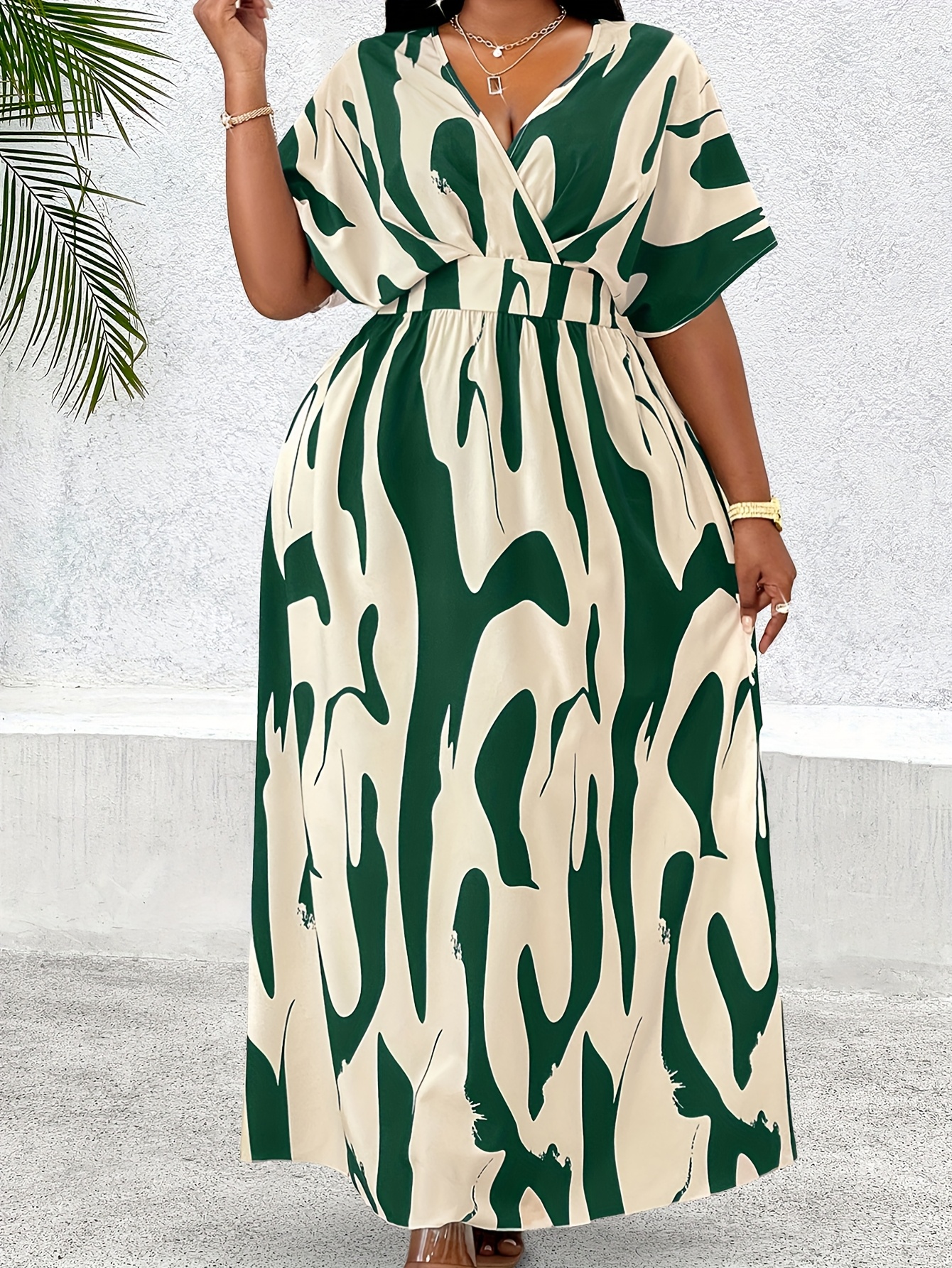 shein plus size green dress SHEIN Unity Plus Size Floral Print V-Neck Ruffle Sleeve Dress main image 1