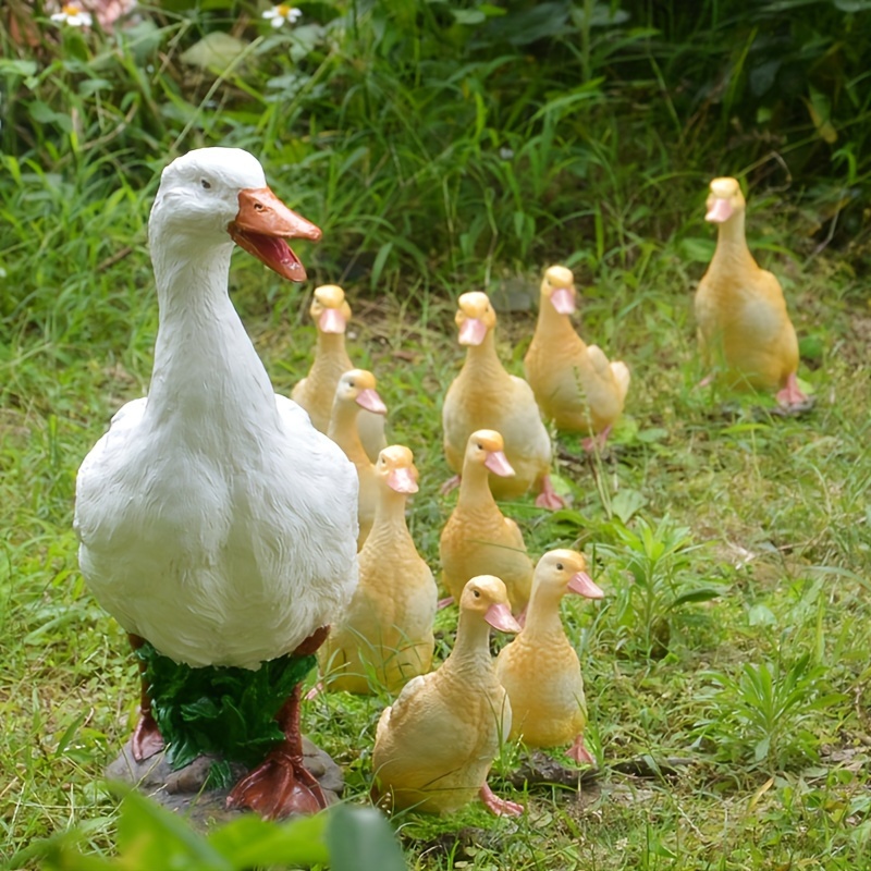 

Charming Duck Figurine For Garden - Realistic Resin Craft, Available In White Or Yellow, Perfect For Outdoor Landscape Decor