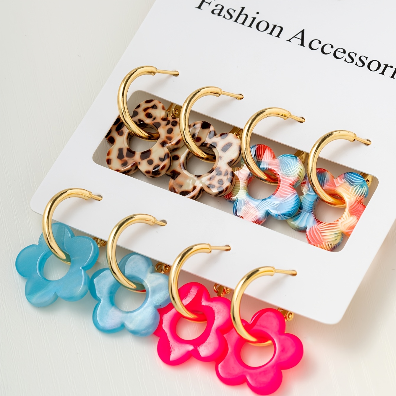 TEMU 4 paires de boucles d'oreilles créoles pour femme en acrylique à fleurs ajourées avec pampilles florales léopard multicolore et bonbon -