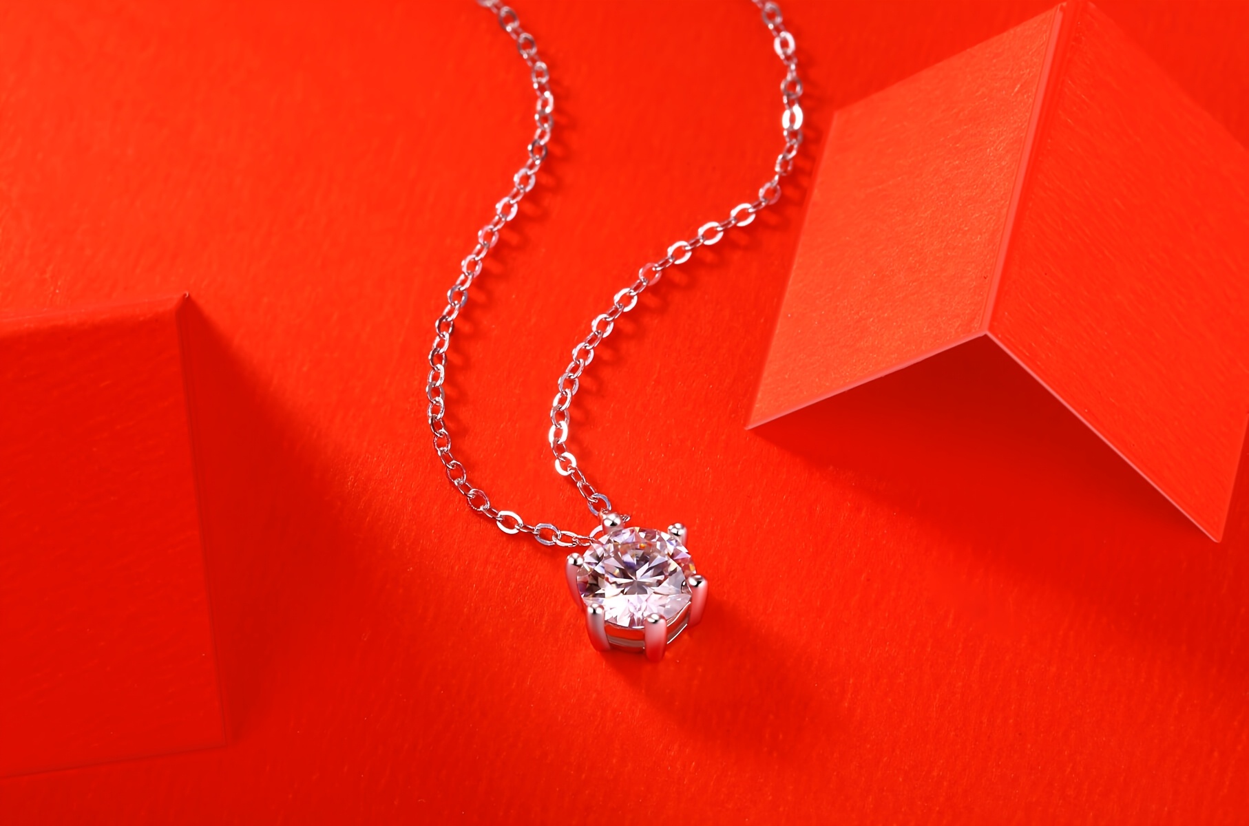 莫桑钻的鉴别方法，莫桑钻的鉴别方法图解