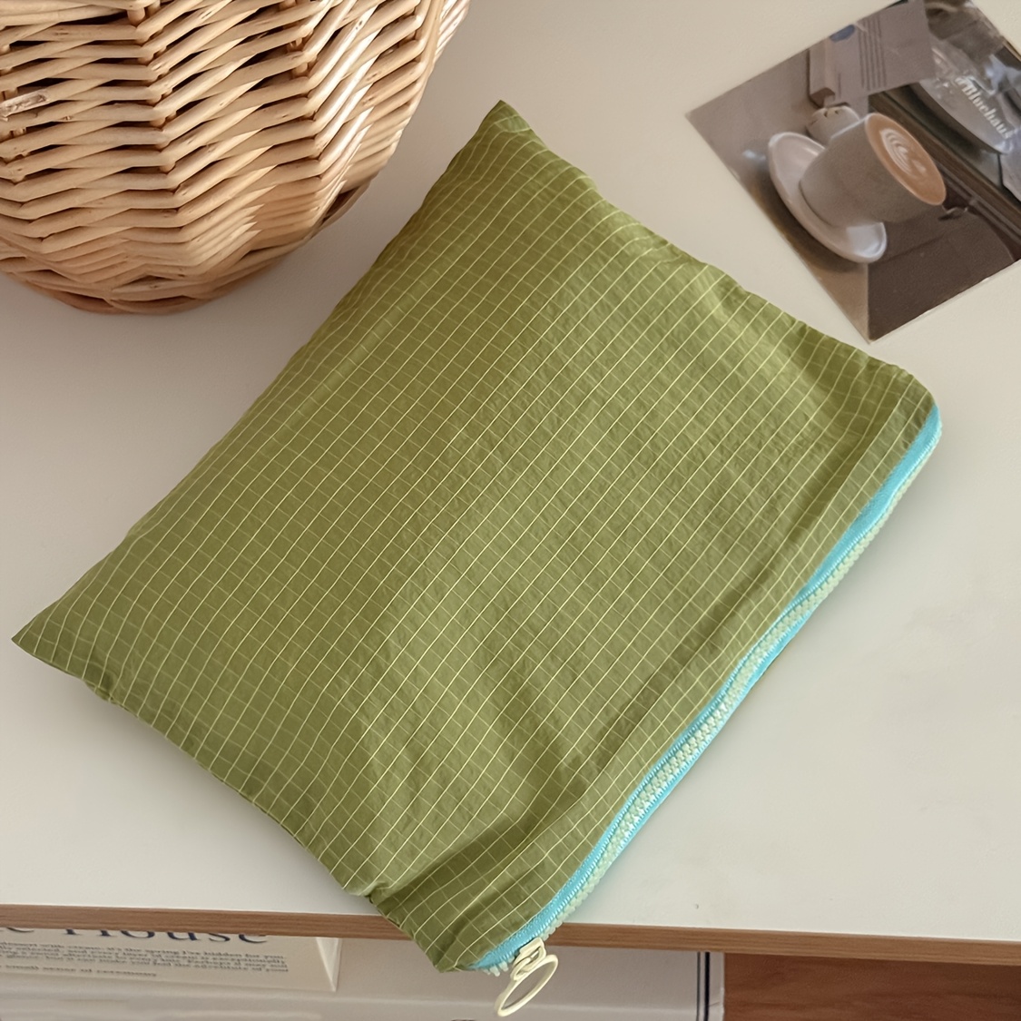 TEMU Nylon Checkered Makeup Bag, Stylish And High-value, Portable Outdoor Organizer For Cables And Miscellaneous Items, Cosmetic Storage Pouch