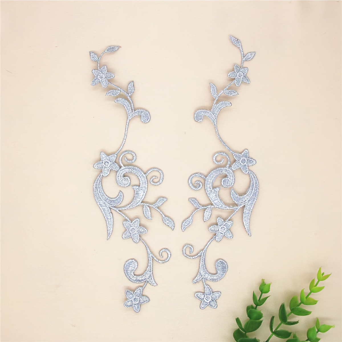 2pcs Ancient Style Golden Silver Thread Vine Flower Embroidery Patches