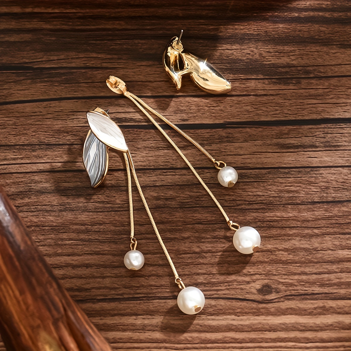 2pcs Elegant Leaf-Shaped Oil Painting Earrings, Artistic Design