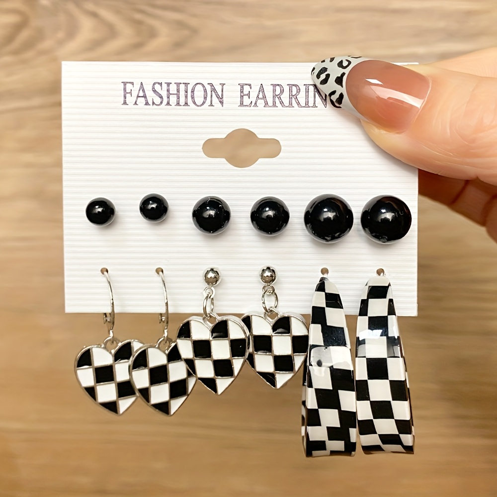 TEMU 6 Pairs Round Black Stud Earrings Black And White Checkered Heart Pendant Earrings Individual Fashion Women's Earrings