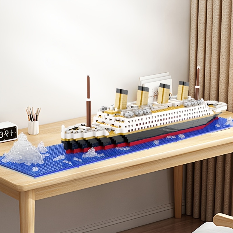 1876pcs Small Particle Building Blocks Assembly Toy, Cruiser Ship Model