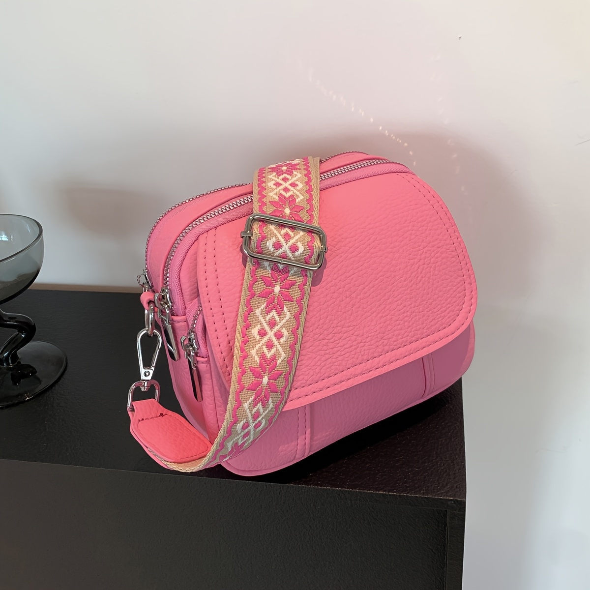 Image of A Mini Crossbody Bag With An Elegant Style, Featuring A That Embodies Classic In A Solid Color. This Trendy Mini Handbag A Sophisticated Texture, Making It Perfect For Like Dates, Shopping