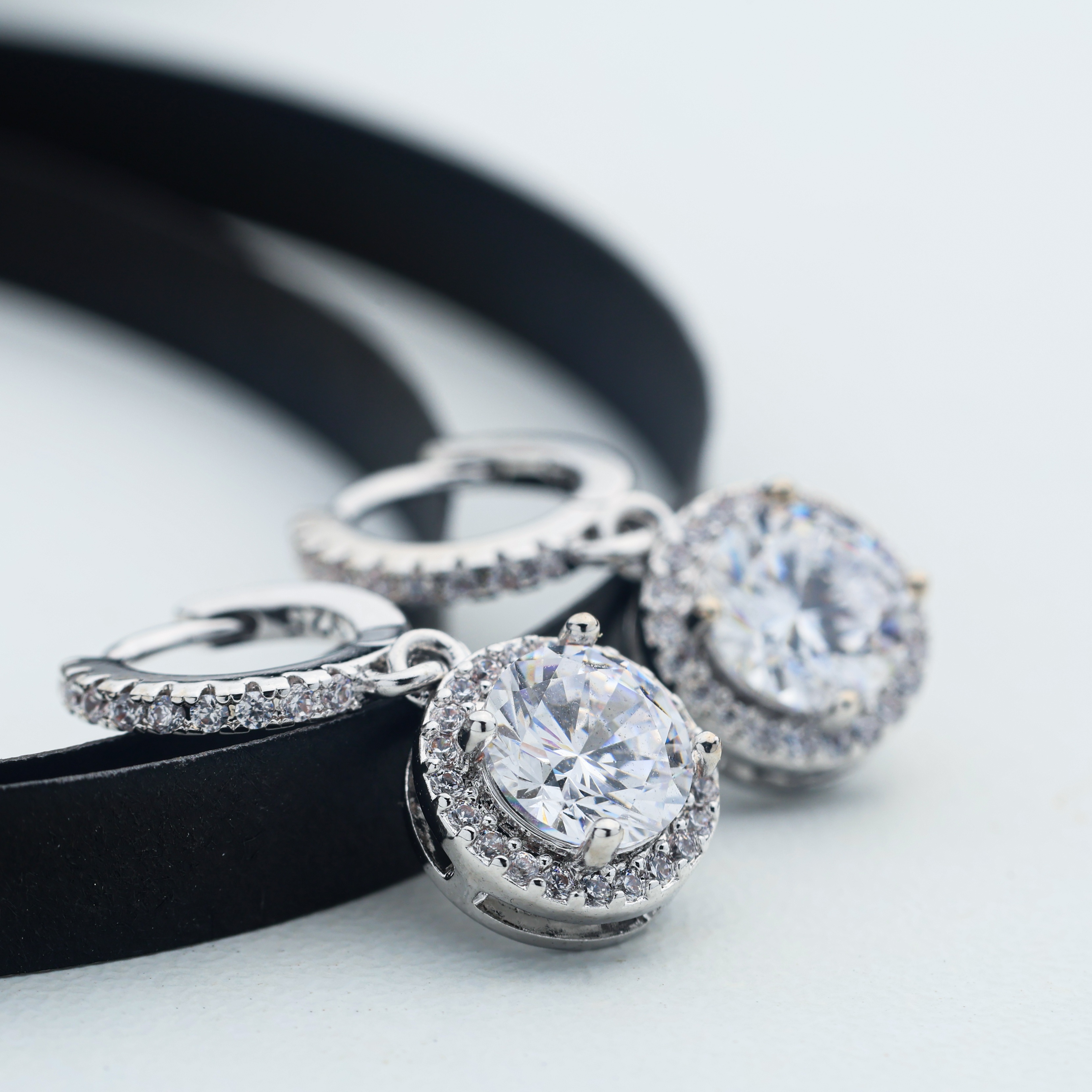 925 silver fashionable elegant 1ct moissanite pendant earrings are   for women on anniversary birthday engagement   valentines day christmas or wedding celebration gift box Product details 3