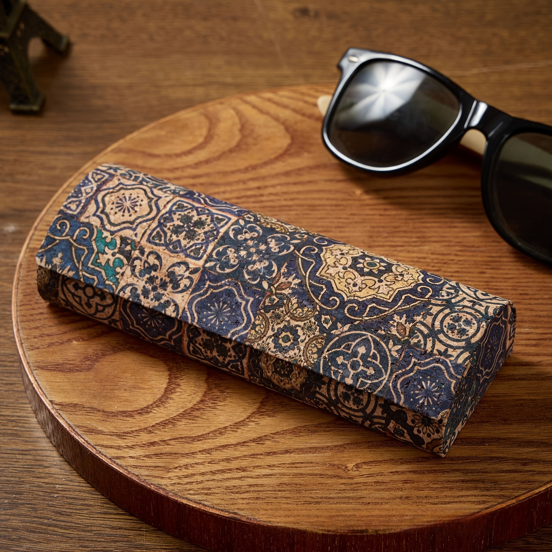 Image of 1pc, New Retro Glasses Case Cork Spray Painting Handmade Glasses Box High-end Portable Glasses Protector Accessory Sunglasses Glasses Optical Glasses Couple Style Men Women Glasses Case Gift