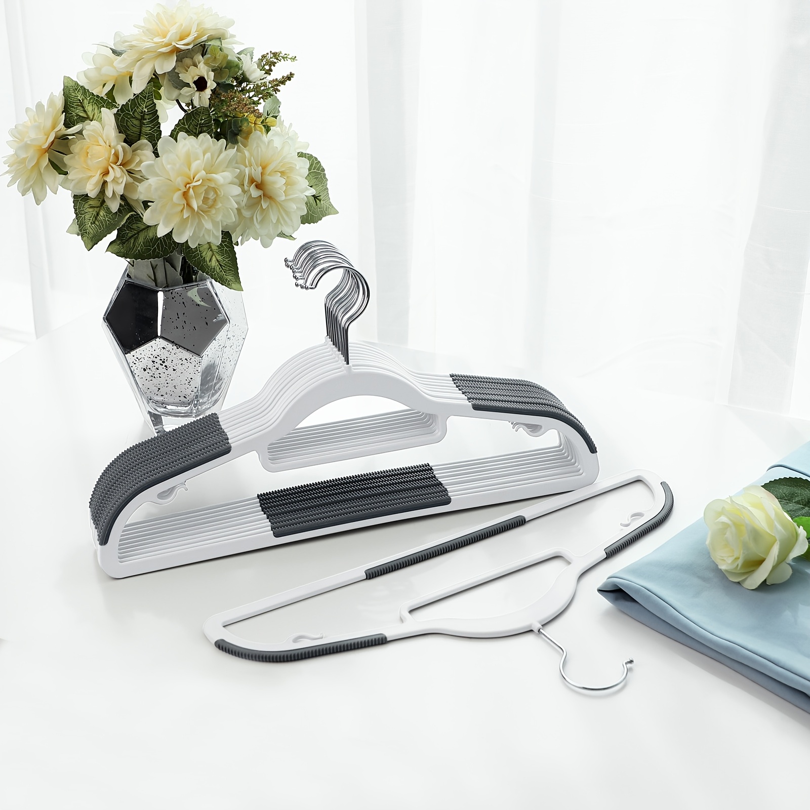 TEMU Songmics Pack Of 30 Coat Hangers, Clothes Hangers, White And Dark Gray, Heavy-duty Plastic Hangers