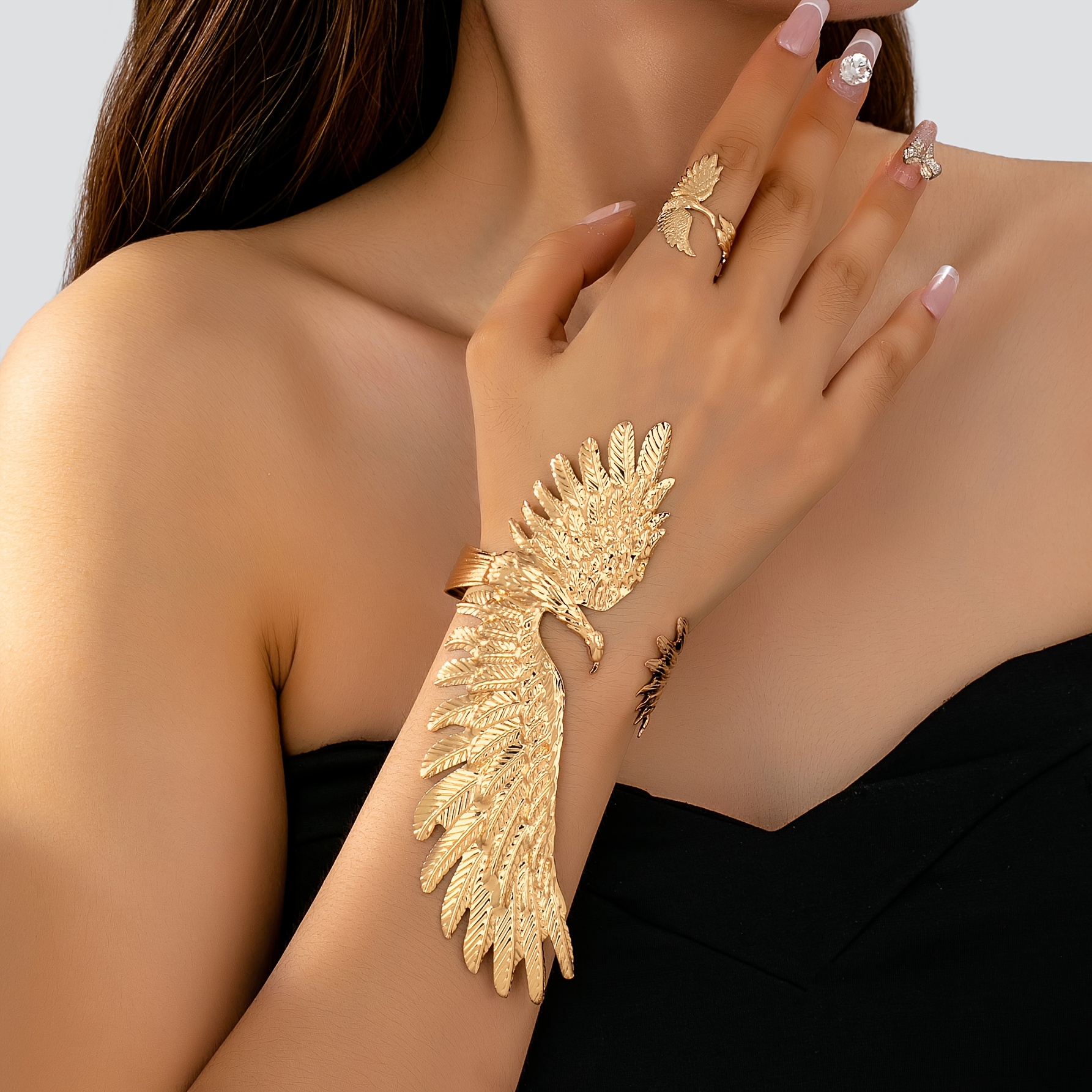 Image of A Set Of European And American Peacock Adjustable Bracelets And Rings, Elegant Design, Women's Jewelry, Suitable For Wearing In For Events And Vacations