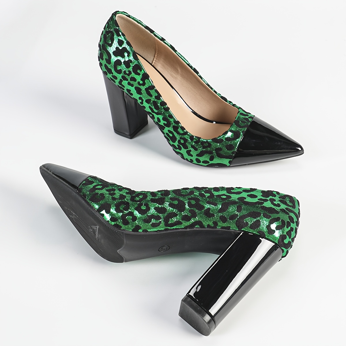 European And American Style Fashionable Chunky Heel Shoes with Leopard Print, Elegant Pointed Toe, New High Heels for Spring, Summer, Autumn, And Winter 2025.