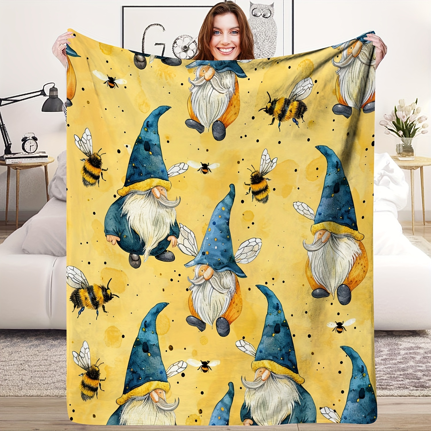 

Cartoon Gnome And Bee Pattern Style Throw Blanket - Cozy Soft Flannel Fleece, All-season Knitted Polyester Bedding, Unique Embellished Home Decor - 59x79 Inches
