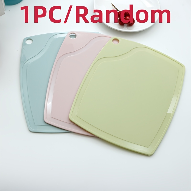 TEMU 1pc/small Plastic Cutting Board, Size 19.5x15.5cm (7.6x6.1 Inches), In Random Colors, Compact And Portable, Suitable For Kitchen, Outdoor Use,