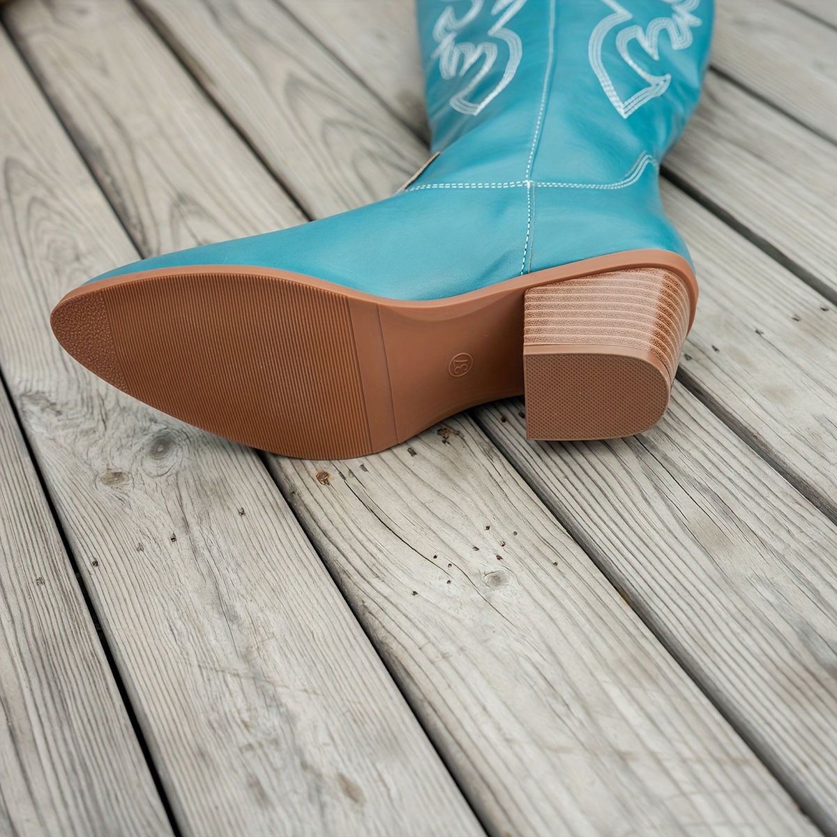 2025 autumn new womens retro embroidered western boots slip Temu