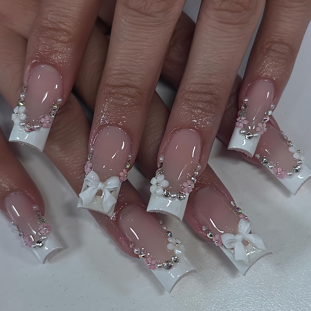 

24pcs Of Medium-long Square Wearable Nails With , White Flowers, Romantic Pearls, , French Edge, For Girls And Women, With 1pc Of Jelly Glue File