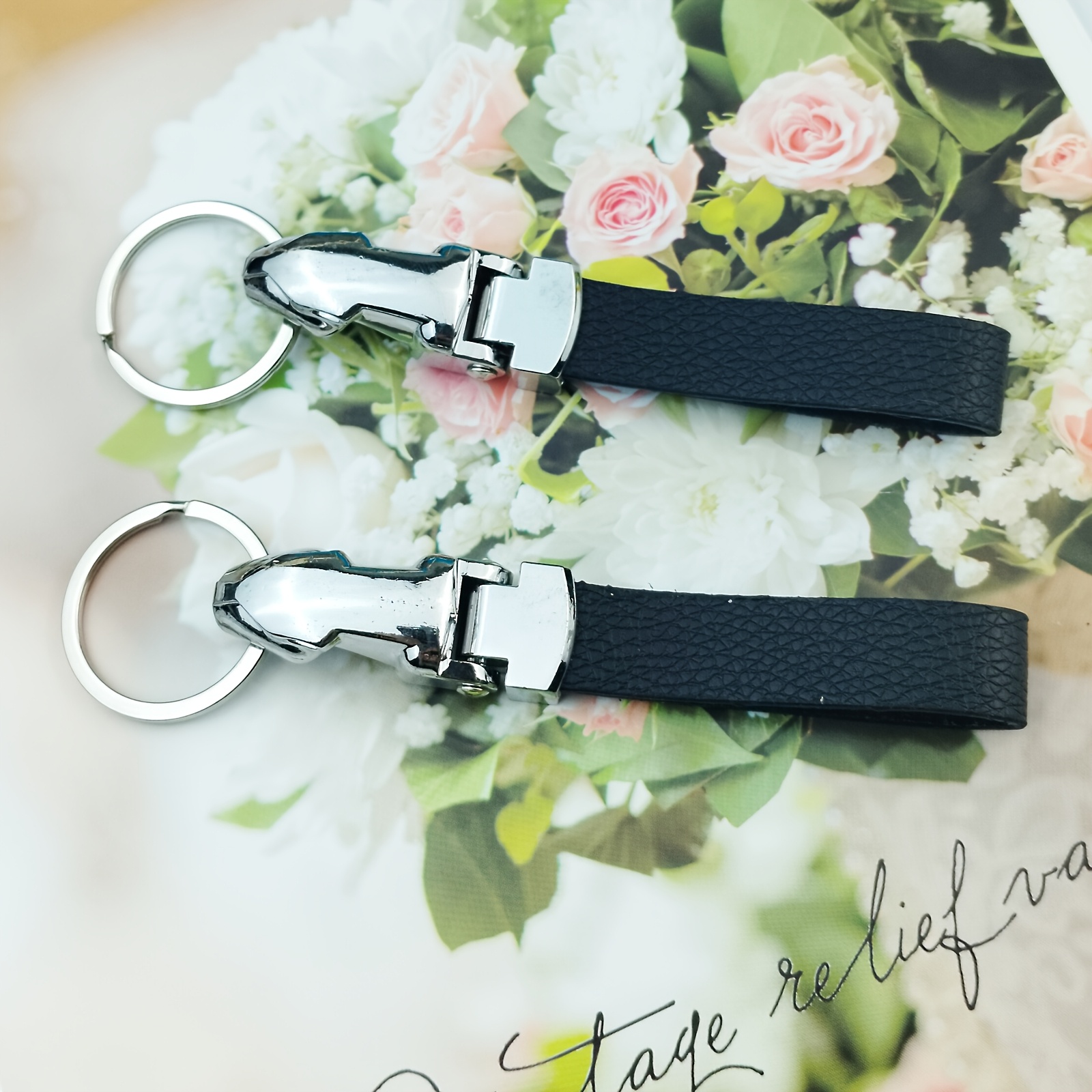 TEMU 2pcs Creative Alloy Leopard Pu Keychain Belt , Outdoor Keychain Bag Charm For Valentine's Day, Christmas, Spring Festival Gift
