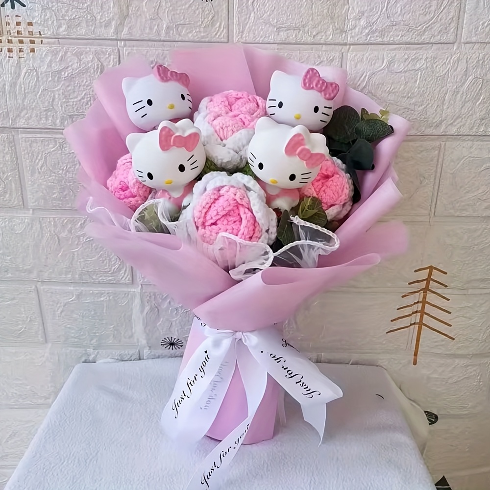Umjetni aranžmani ruža iz Sanrio, uključujući i one s Hello Kitty, idealni su za dekoriranje domova i vjenčanja, kao rekviziti za fotografije i za prigode poput Božića, va i Majčinog dana.