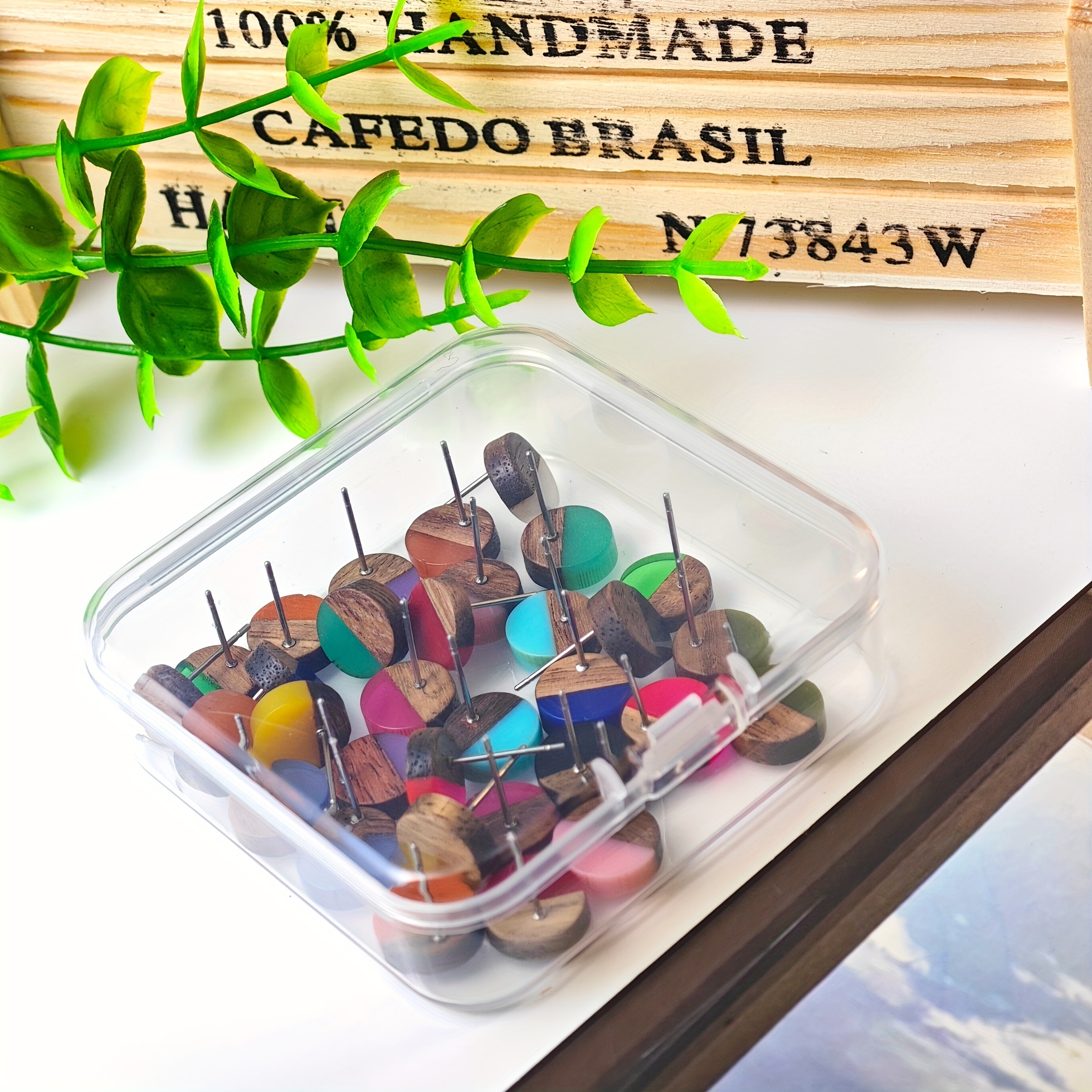 E-shop 32 Stk./Box, Niedliche Harz-Spliced Holz Ohrstecker, Verschiedene Farben Kombinierbar für den Täglichen Gebrauch, 316 Edelstahl Ohrstecker und