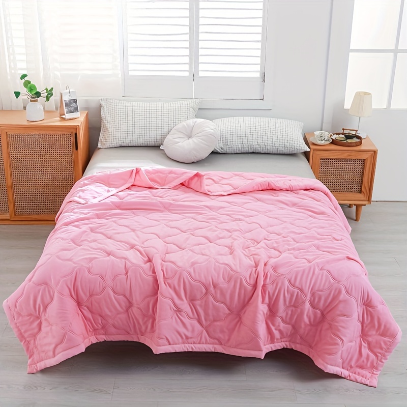 

1pc Summer Lightweight Cool Quilt, Multiple Colors Available, Soft & Breathable Bedding For Bedroom, Guest Room, Travel, Contemporary Style, Easy Care Washable Bedspread