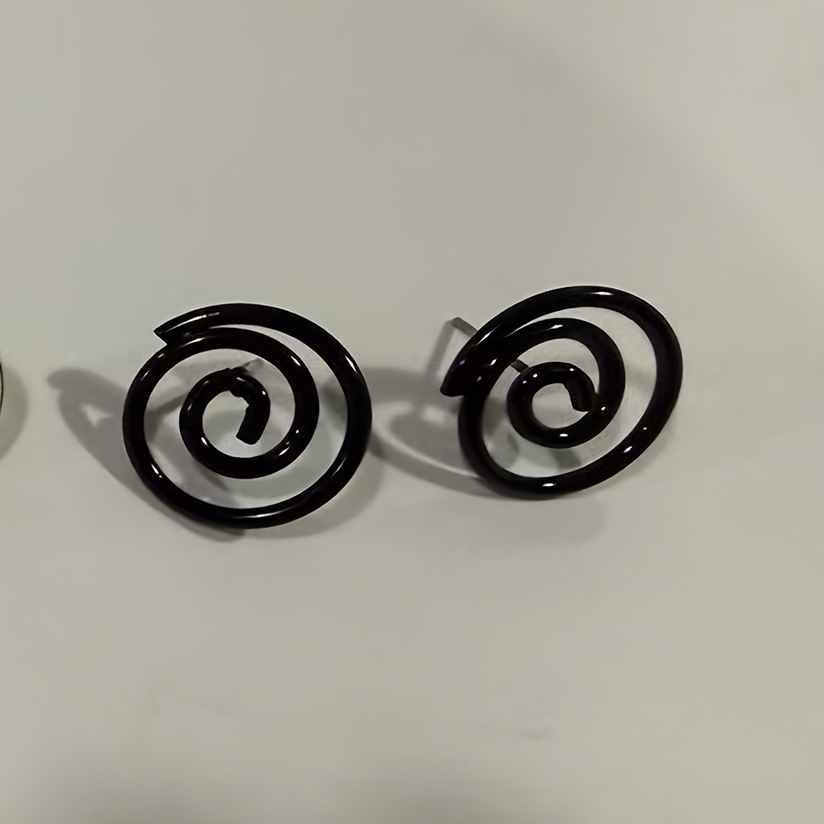 TEMU 1 paire de clous d'oreilles créatifs et géométriques à petite ligne