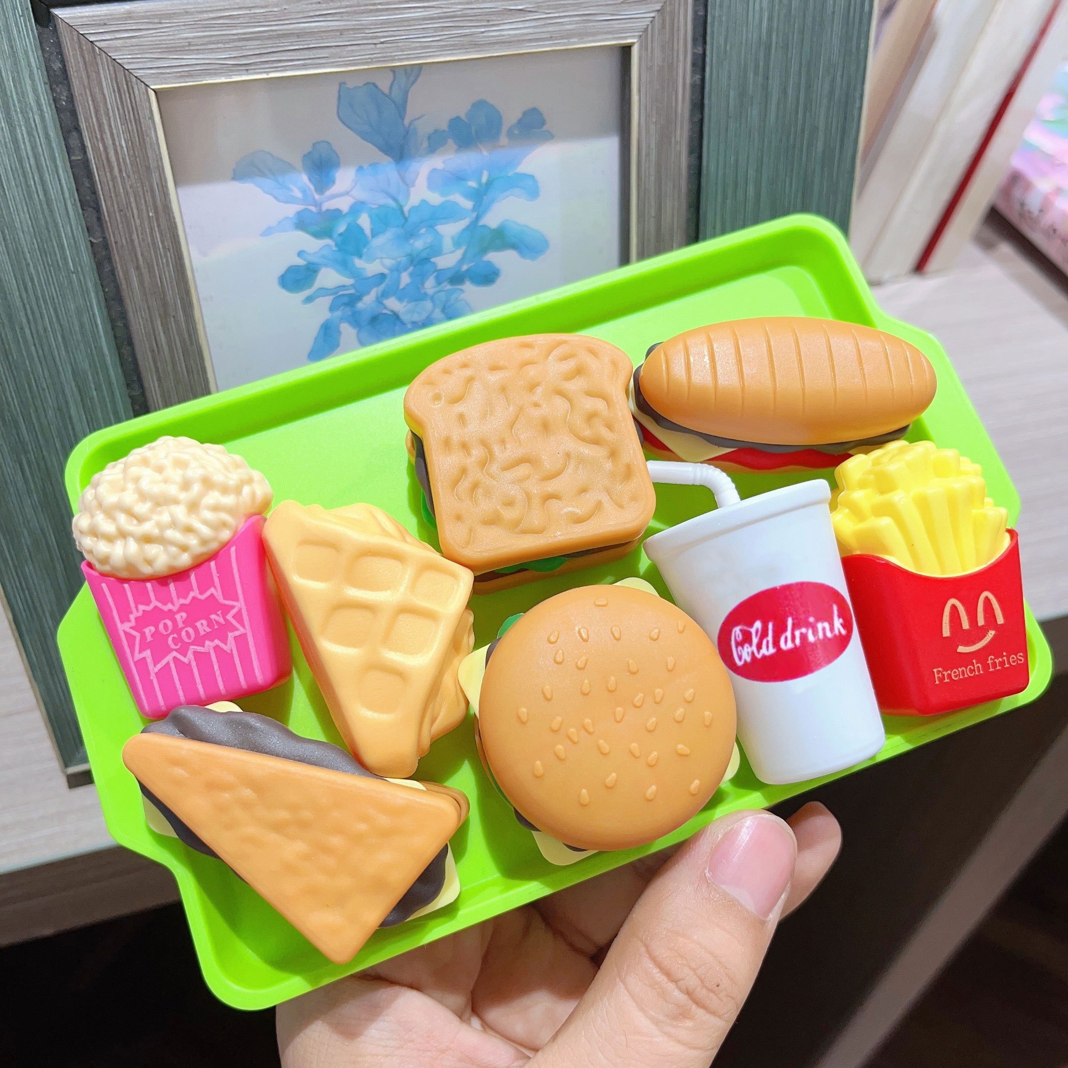 

9pcs Children's Play House Hamburger Package Toys Mini French Fries Kitchen Set Breakfast Simulation Food Model