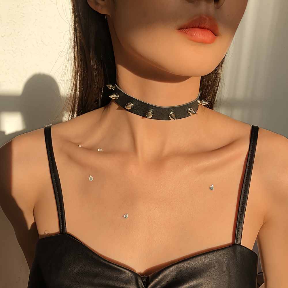 E-shop Schwarze Rock-Stil Choker Halskette Herz PU-Leder Kragenkettchen Bar Accessoires für Frauen