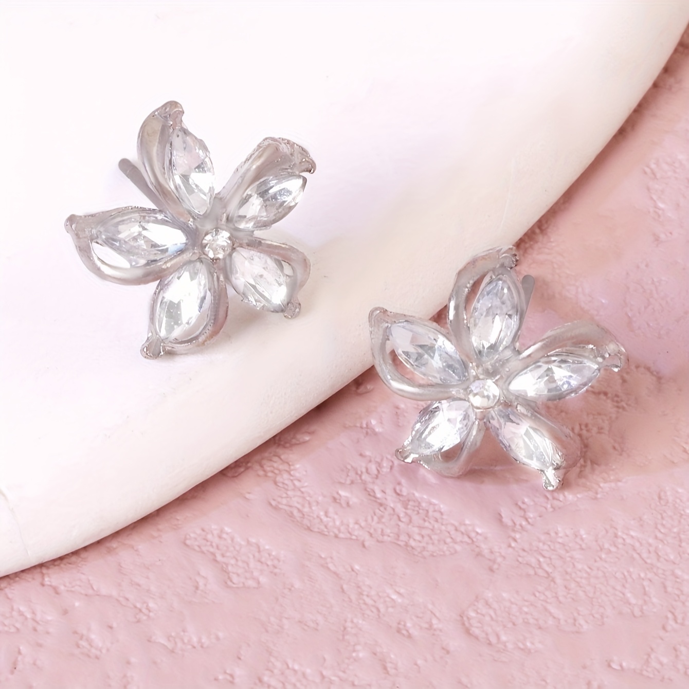 TEMU Aretes de Estilo Japonés y Coreano con Forma de Flor de , Zirconia Sintética , Aretes para Citas, Regalos Delicados