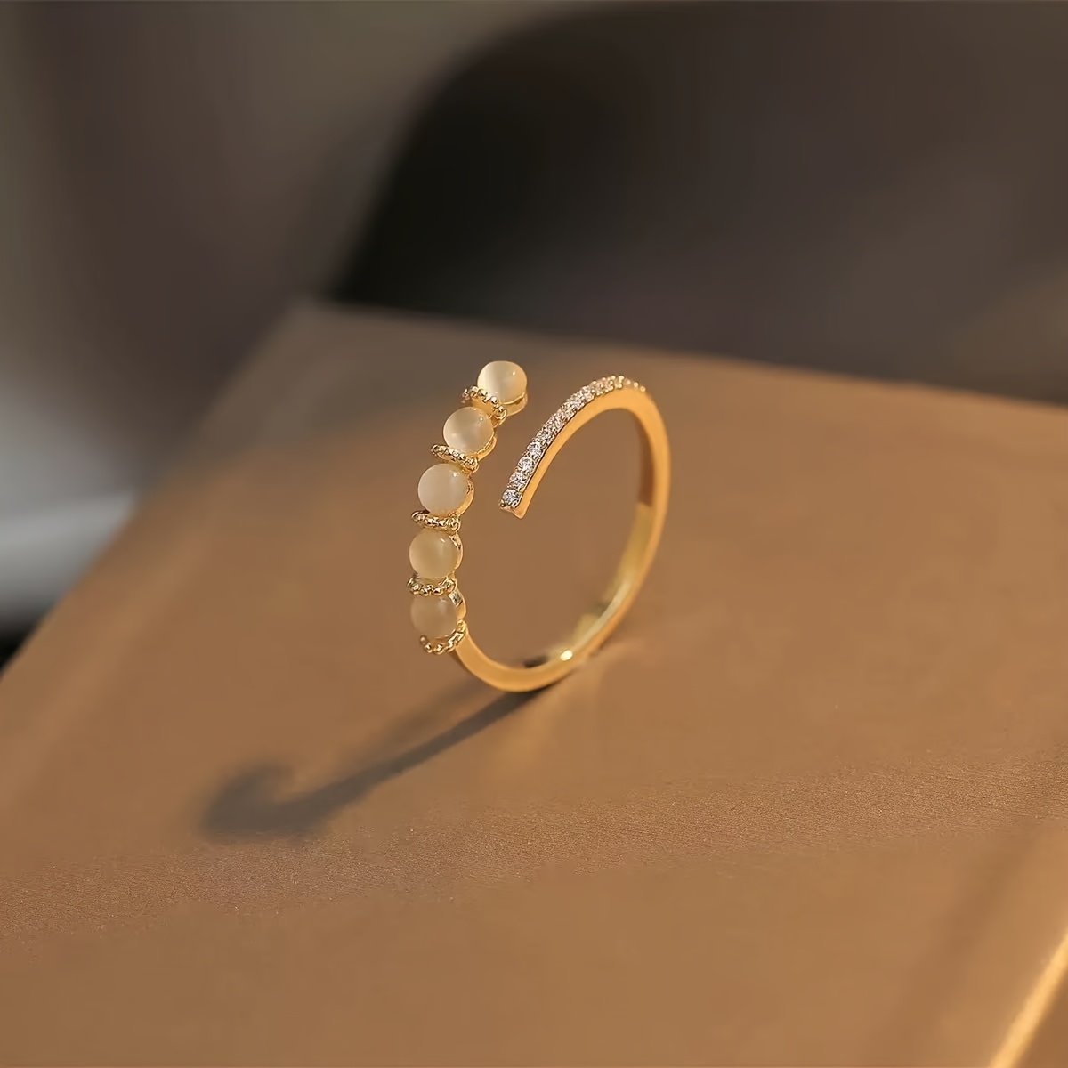E-shop Synthetischer Zirkonia Katzenaugen Bohnpolierter Ring für Damen, Vielseitiger Kleidungsstil Ring, Einfache High-End Auffällige Schmuckstücke
