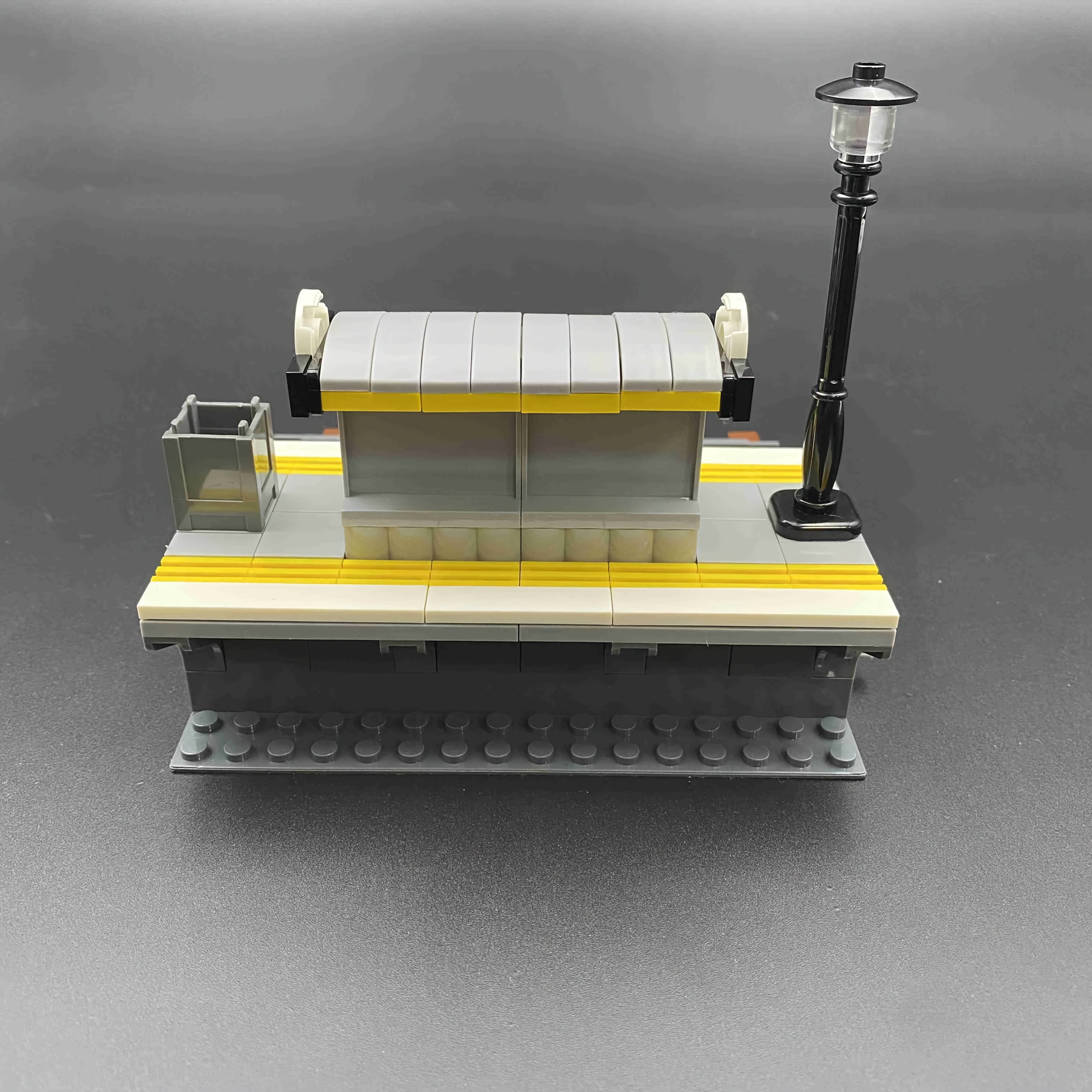 166pcs Train Station MOC Building Blocks Set
