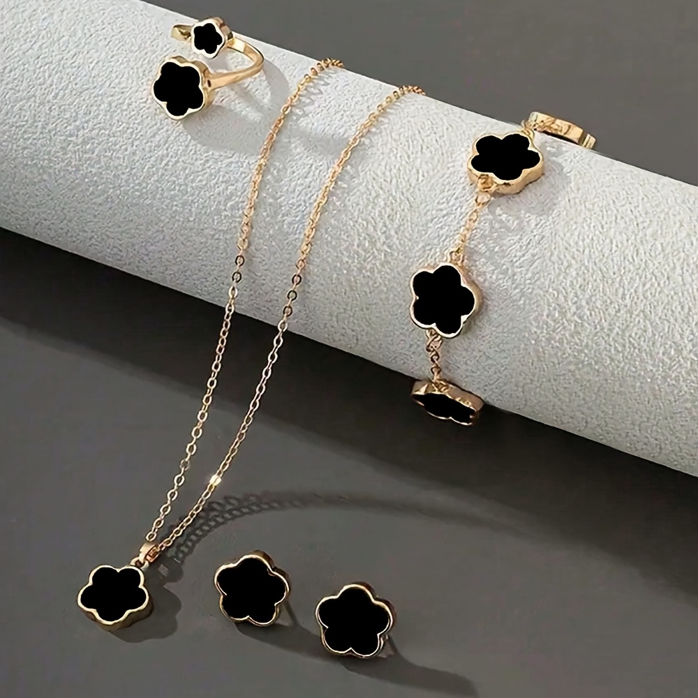 5pcs Jewelry Set Lucky Clover Bracelet, Necklace, Earrings, Necklace and Ring Jewelry Set Suitable for daily wear as a gift for friends