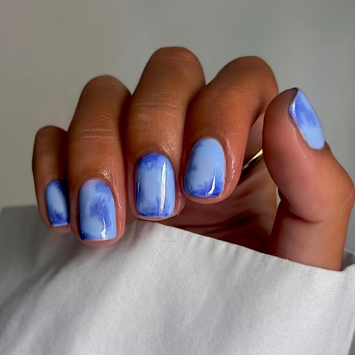 TEMU Star Wearable Nail Patches 24pcs Manicure Wearable Nail Short Design Temperament Advanced Versatile Show White Blue Halo Dyeing Gradient Fake