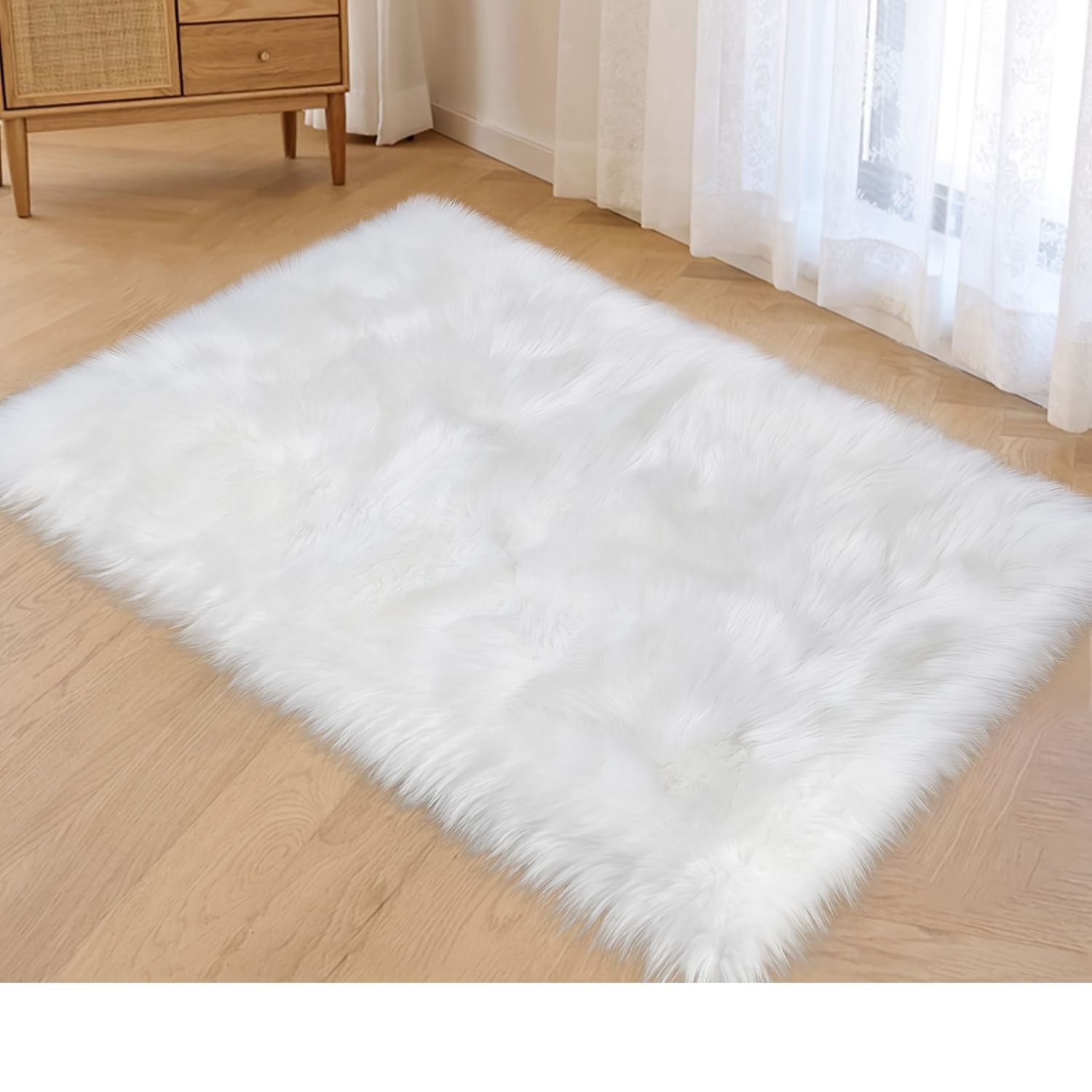 

1pc White Color Long Plush Imitation Carpet, Style Fluffy And Shaggy Rug Suitable For Bedroom Decoration