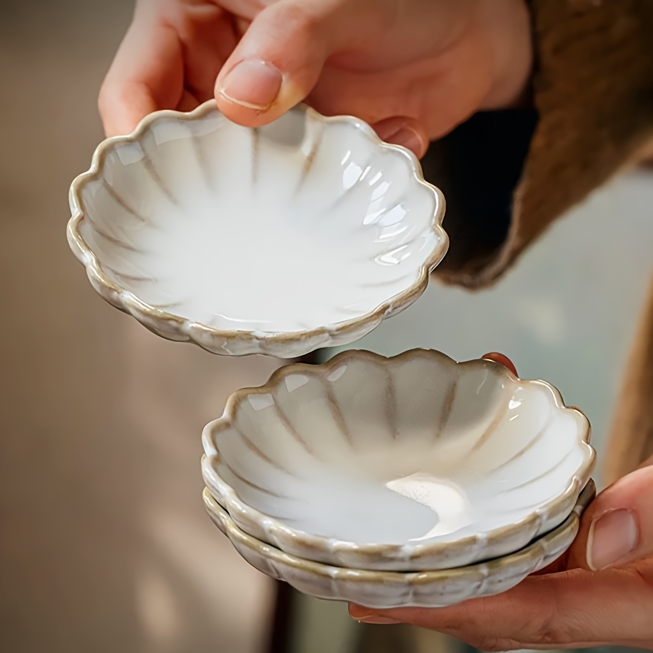 Japanese Leaf-Shaped Dish Tableware Ceramic Small Dish Taste Dish Kitchen Vinegar Sauce Seasoning Dish Bone Dish Soy Sauce Dish Vegetable Dish Snack Plate