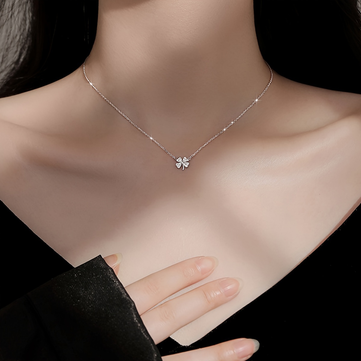 Elegant and Simple Glass-Set Iron Lucky Clover Pendant Necklace for Everyday Wear and