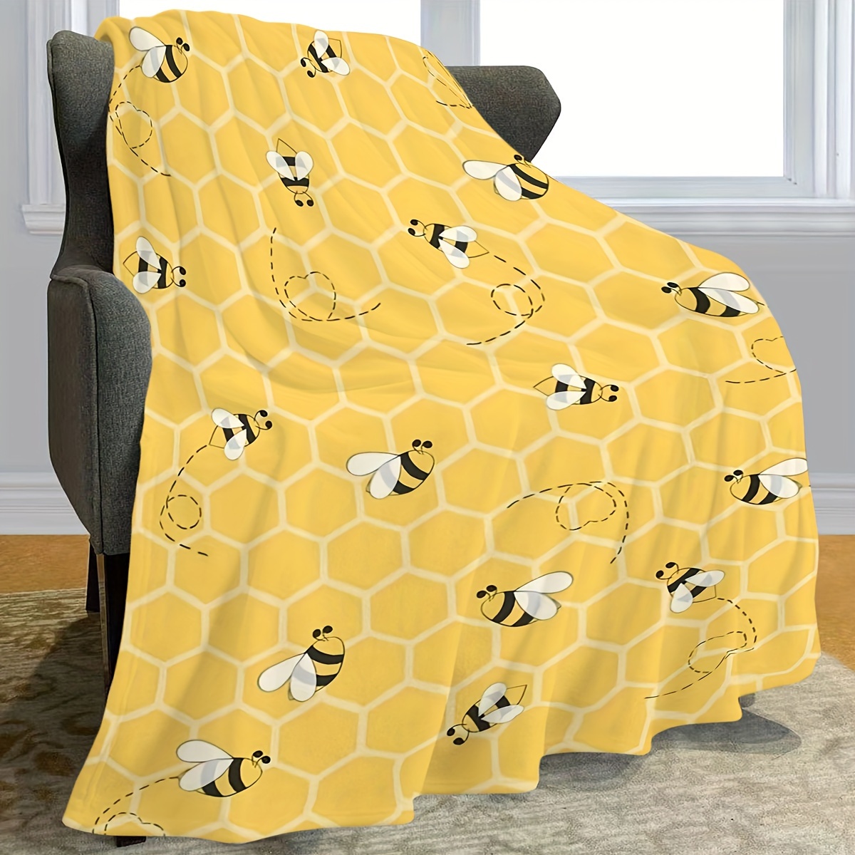 

Contemporary Geometric Honeycomb And Bee Patterned Throw Blanket - All-season Knitted Polyester Throw For Office Naps, Casual Vintage-style Hanging Tapestry
