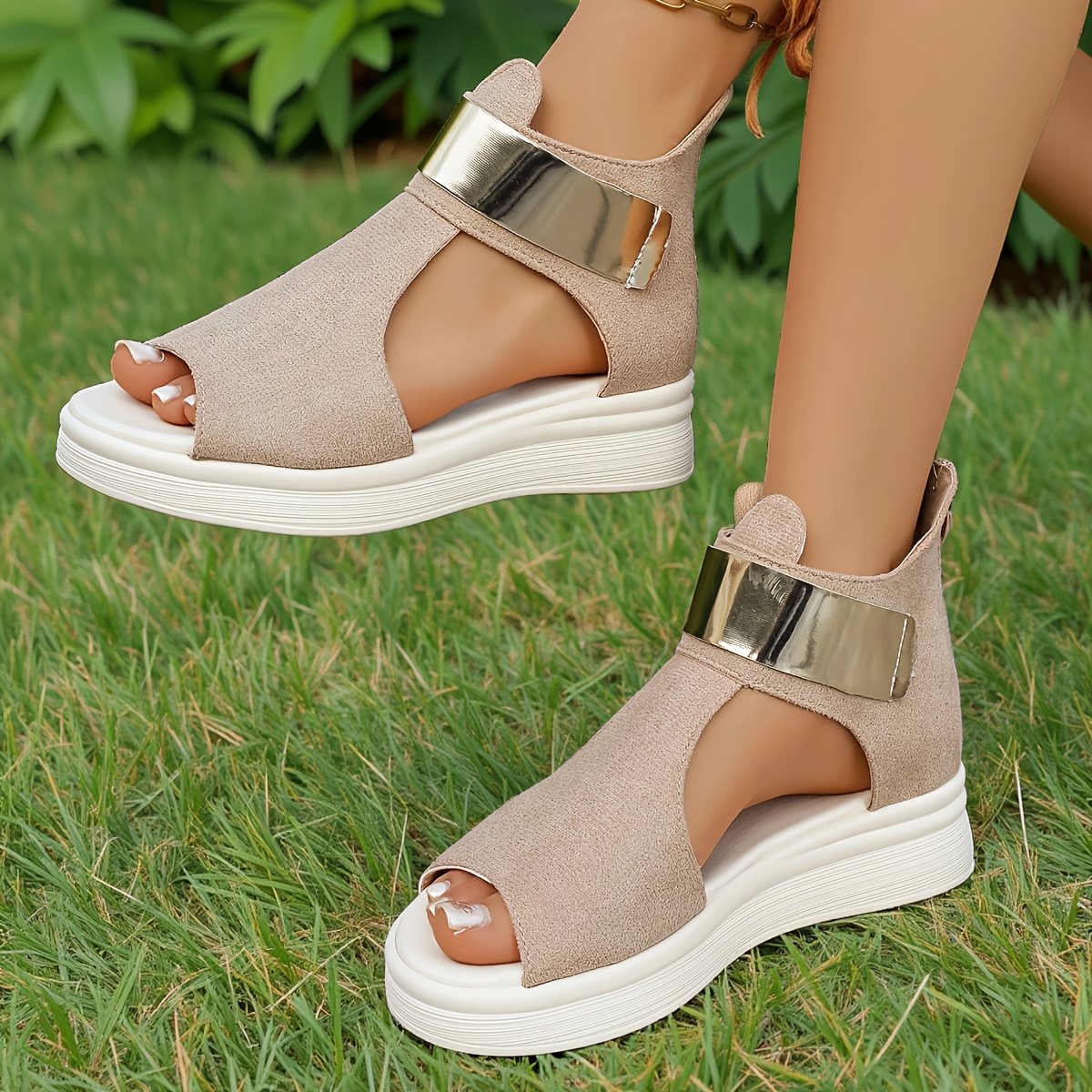 Women's Plus Size Retro Thick Sole Ankle Strap High Heel Sandals