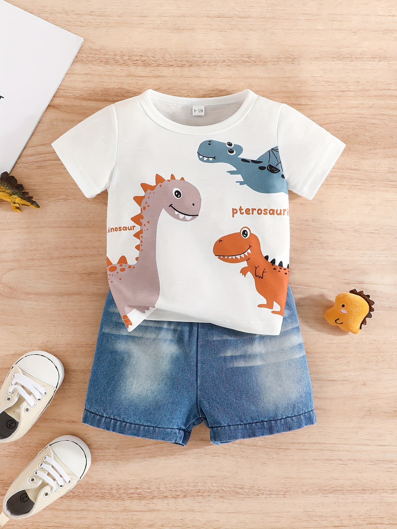 2pcs Baby Boy Floral Print Short-sleeve Polo Shirt and Solid Shorts Set