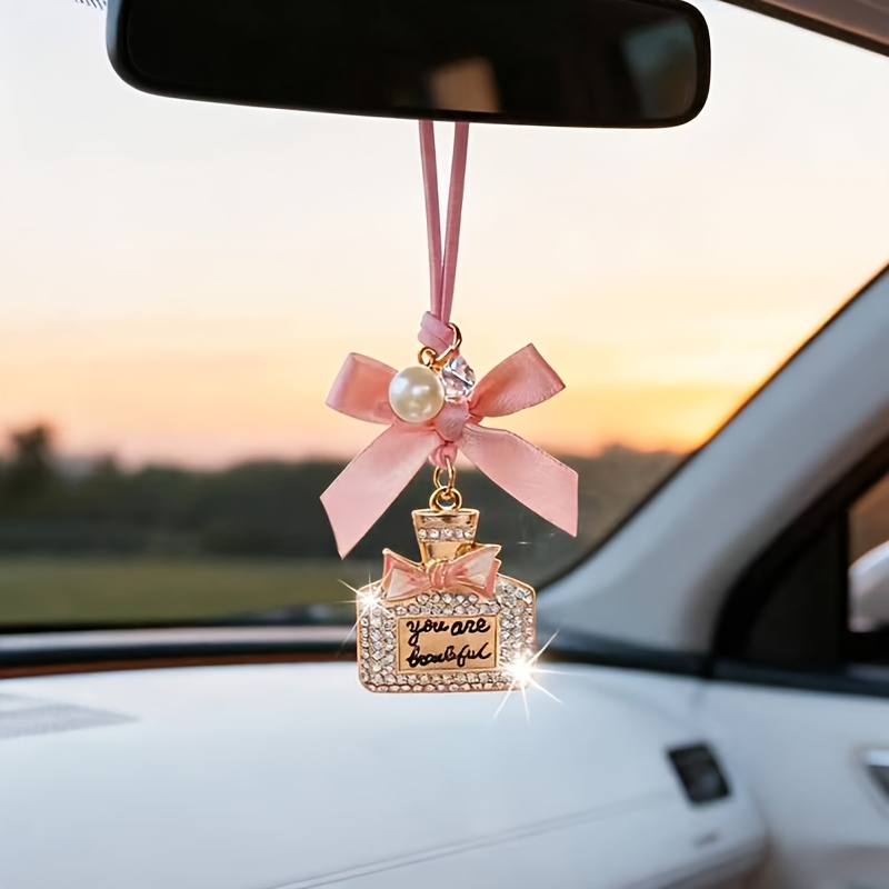 TEMU Un elegante adorno de espejo colgante para el interior del coche con diseño de , como regalo de o decoración para el coche