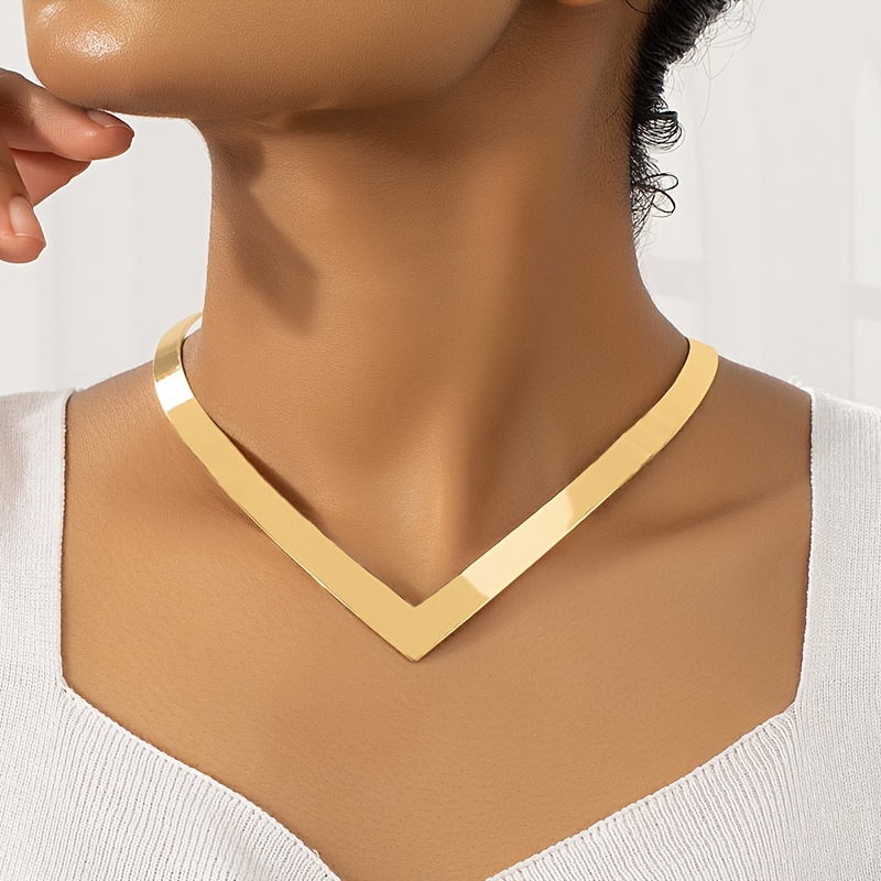 TEMU 1pc Collier à large bande de V pour un temperament facile