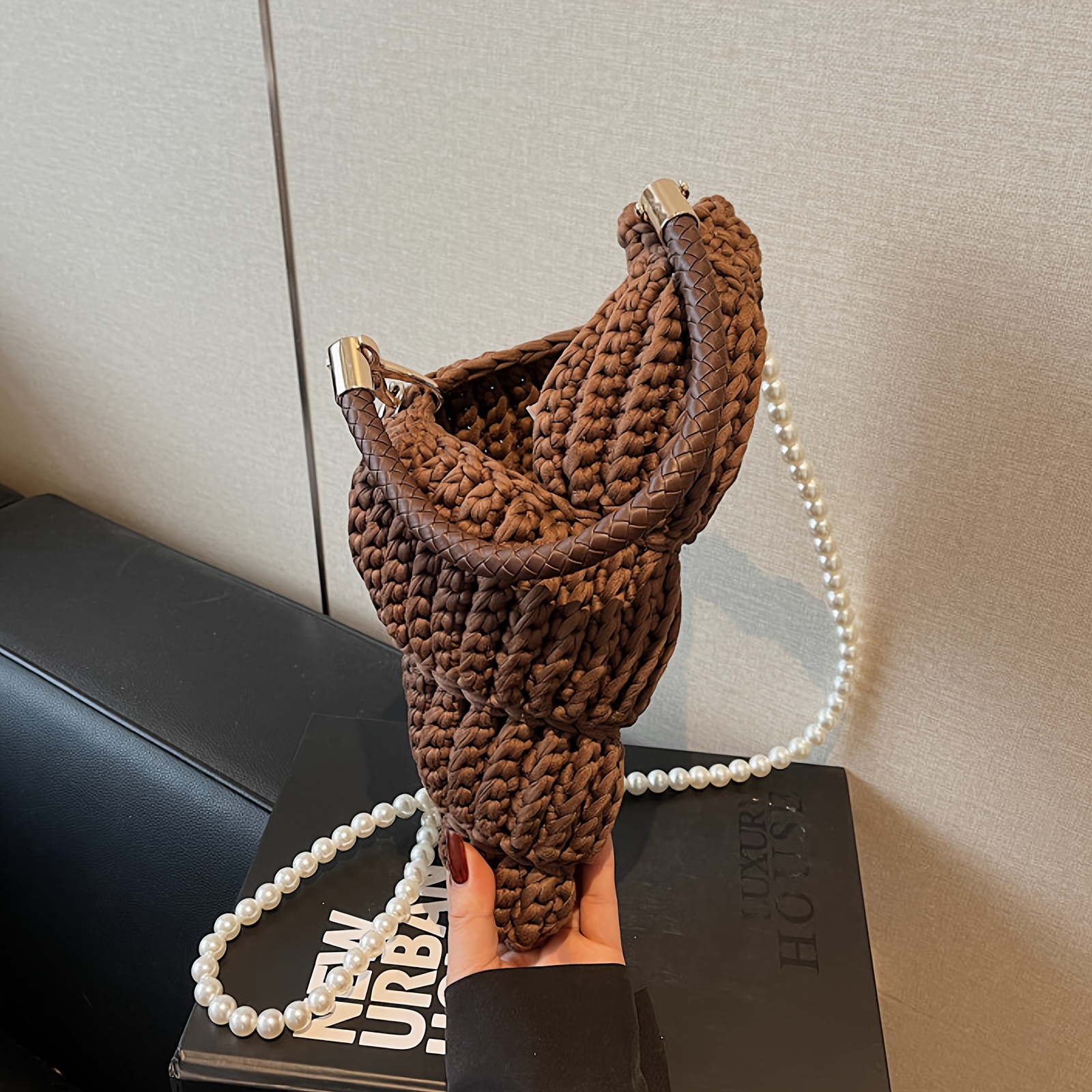 Hand-Woven Crocheted Conch Crossbody Bag with Pearl Chain - Beige Summer Beach Bag for Women, Perfect for Casual Outings & Resort Wear, Beach Bag, Beach Accessory, Elegant Accessory, Durable Construction, Designer Handbag For Women, Crochet Hooks, Crochet Needles, Hook Needles