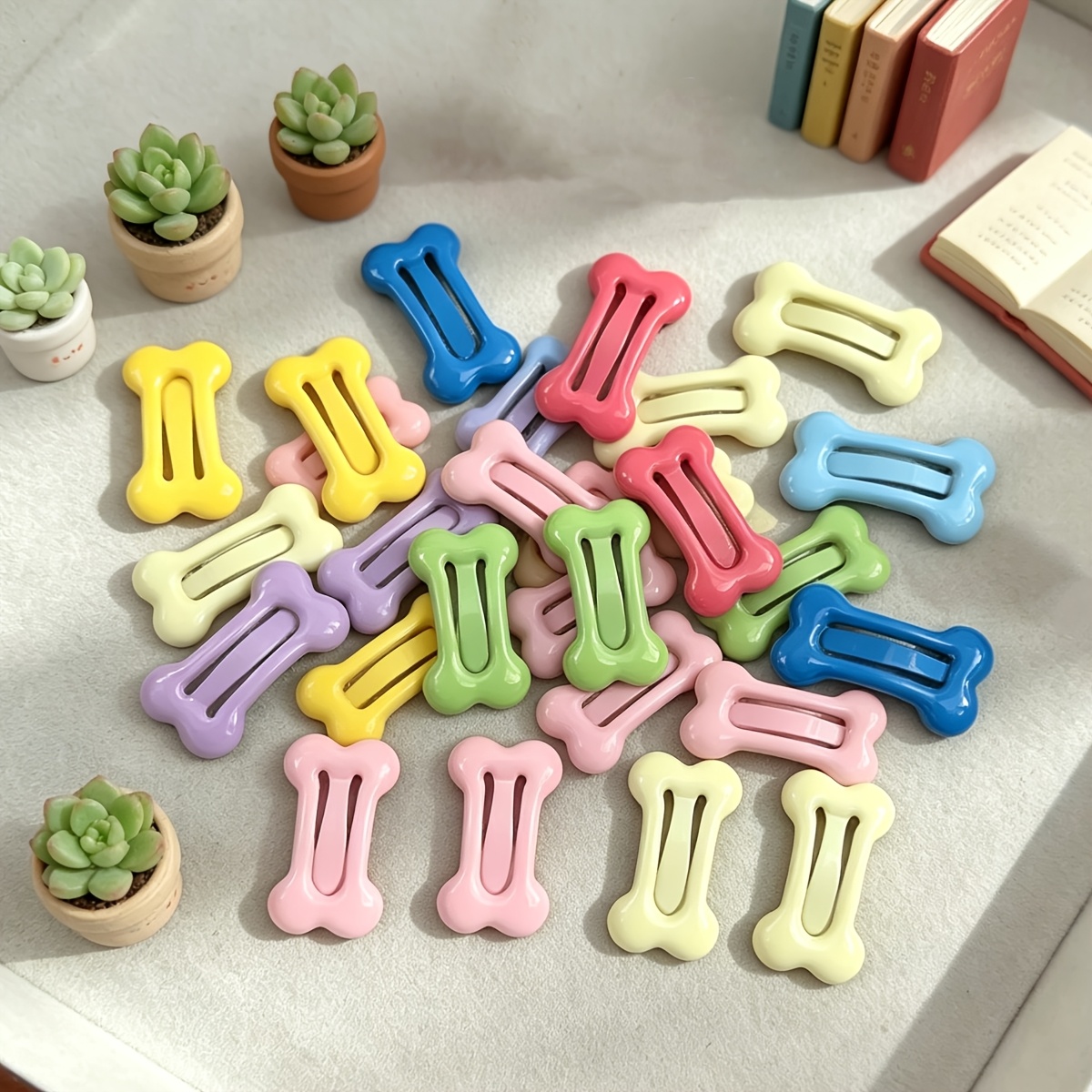 cute   hair clip colorful bone hair clip pet hair accessory pet puppy kitten hair clip puppy pet grooming jewelry fashion bone shaped small pet hair clip random color Product details 3