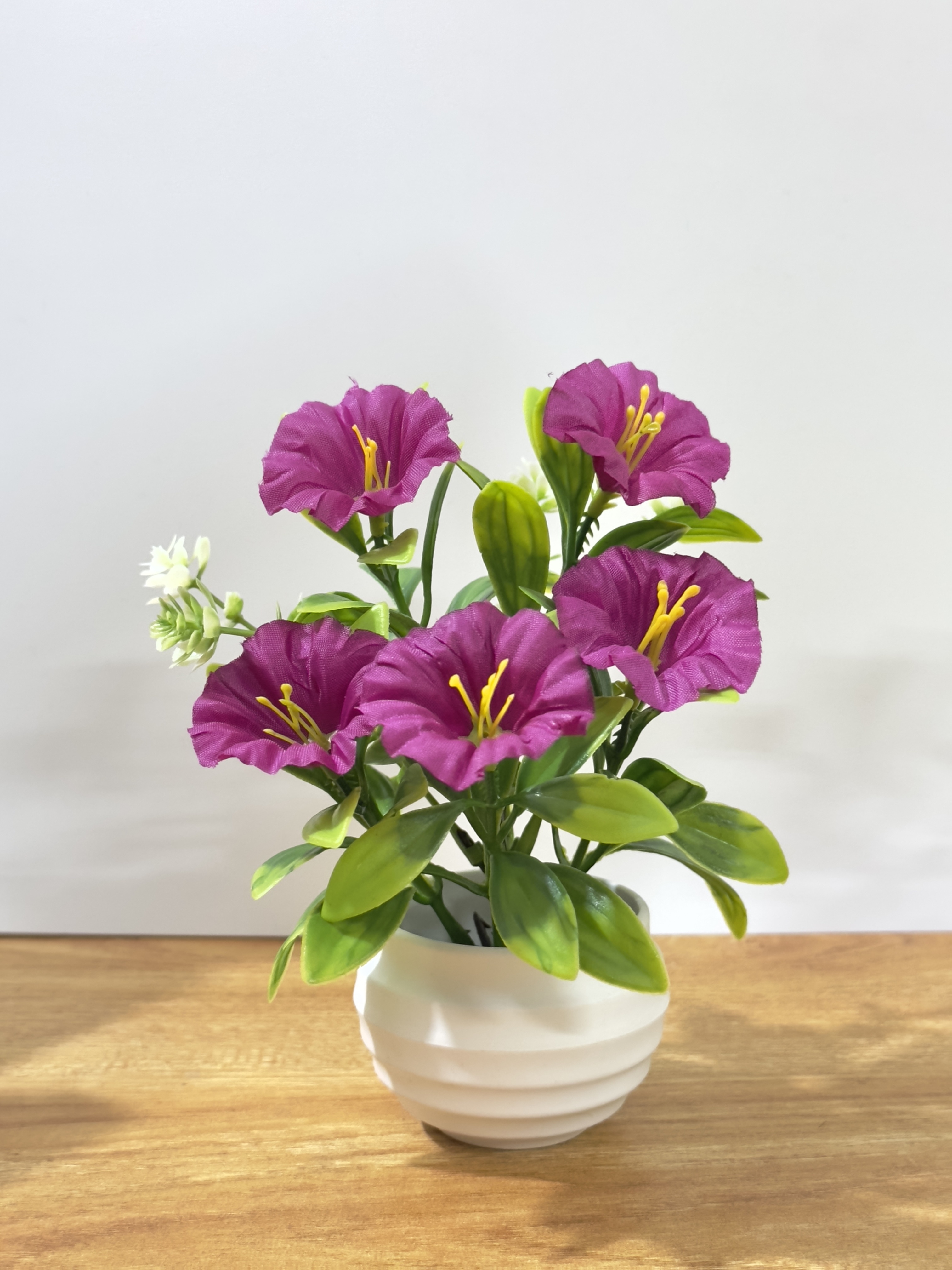 1/6 Set Morning Glory Flower with Pot, Elegant Mini 5 Artificial Flowers Artificial Green Plant Potted Art, Suitable for Home, Hotel And Garden Decoration Tabletop Overall Height 16Cm Small Ornaments (Note: Pictures Appear Large