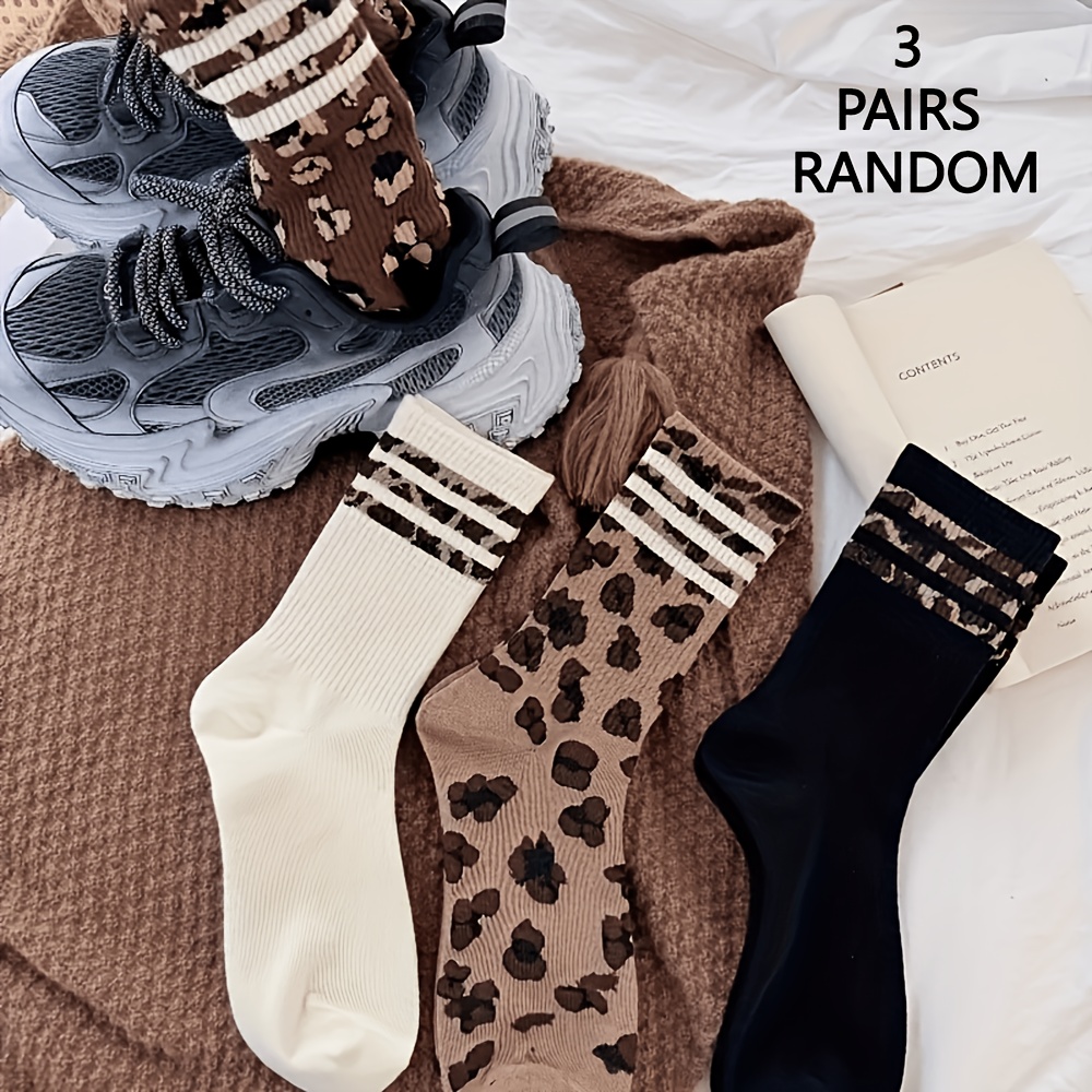 E-shop 3 Paar stilvolle wadenhohe Damensocken, geeignet für den täglichen Outdoor- & Freizeitgebrauch. Modische Sport-Socken mit Leopardenmuster,