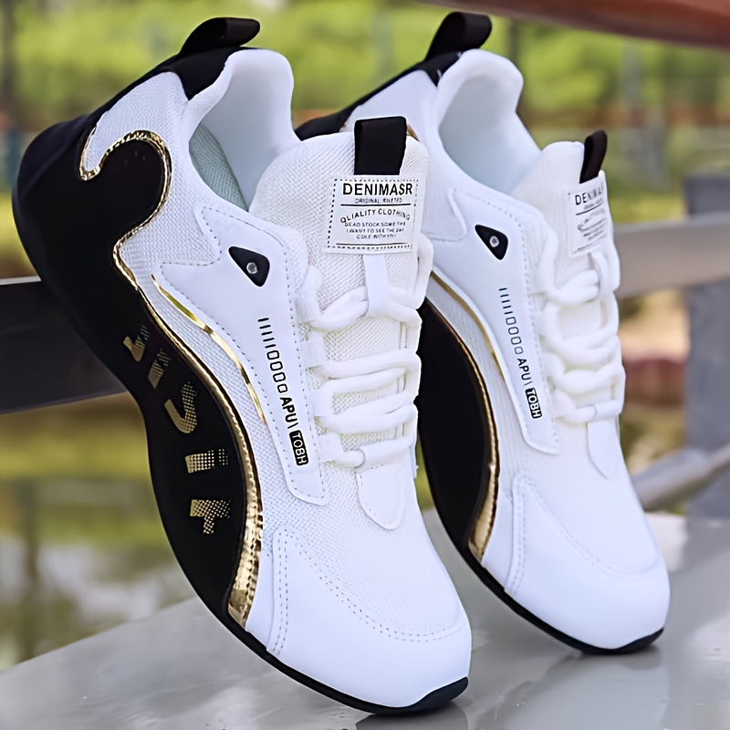 Tenis elegantes para hombre en blanco y dorado - Zapatos transpirables y cómodos para caminar con absorción de impactos, suela de PVC duradera y cierre de agujetas, ideales para uso casual, correr y actividades al aire libre, calzado casual | Tenis con agujetas elegantes | Zapatos cómodos para caminar