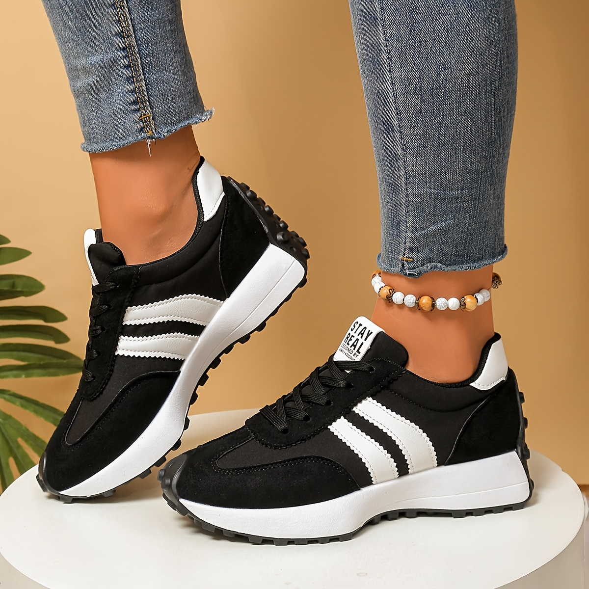 E-shop [Sneakers] Trendige Damen Sportschuhe, wunderschönes Aussehen und hoher V-Ausschnitt, Premium-Farbe, dicke Sohle mit zusätzlicher Höhe im