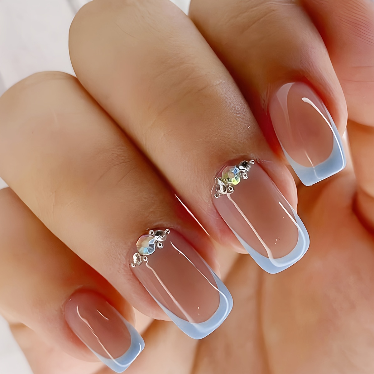 E-shop 24 Stück Glänzende Mandel Form Klebe Nägel Rosa Blau Streifen und Strass Steine Muster Falsche Nägel Glänzende Künstliche Wiederverwendbare