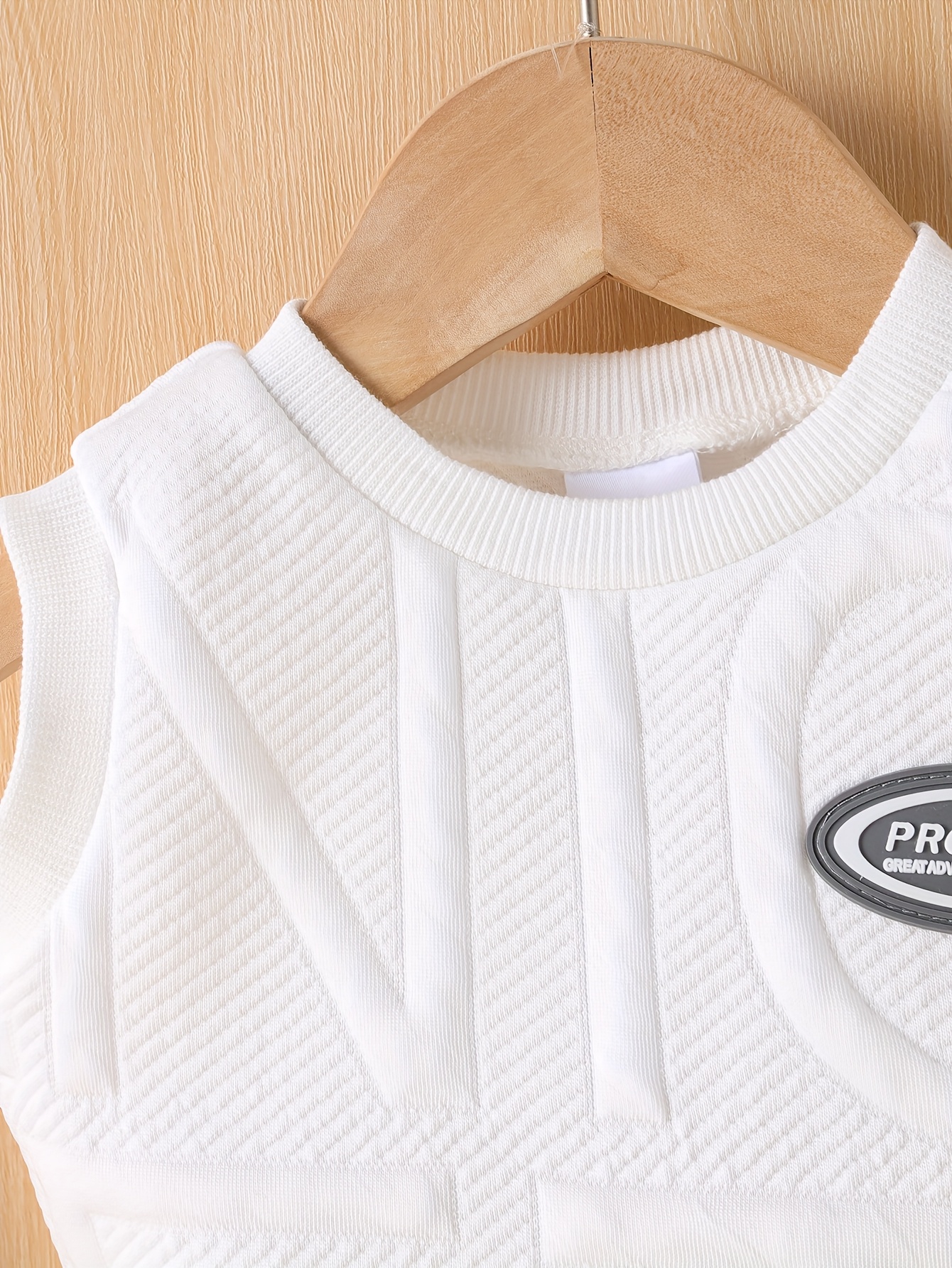 2 Baby Letter Full Print Embossed Summer Set - Comfortable Round Neck Tank Top and Shorts with Zhangzi Details, Suitable for Outdoor Children's Clothing, Perfect for Outdoor