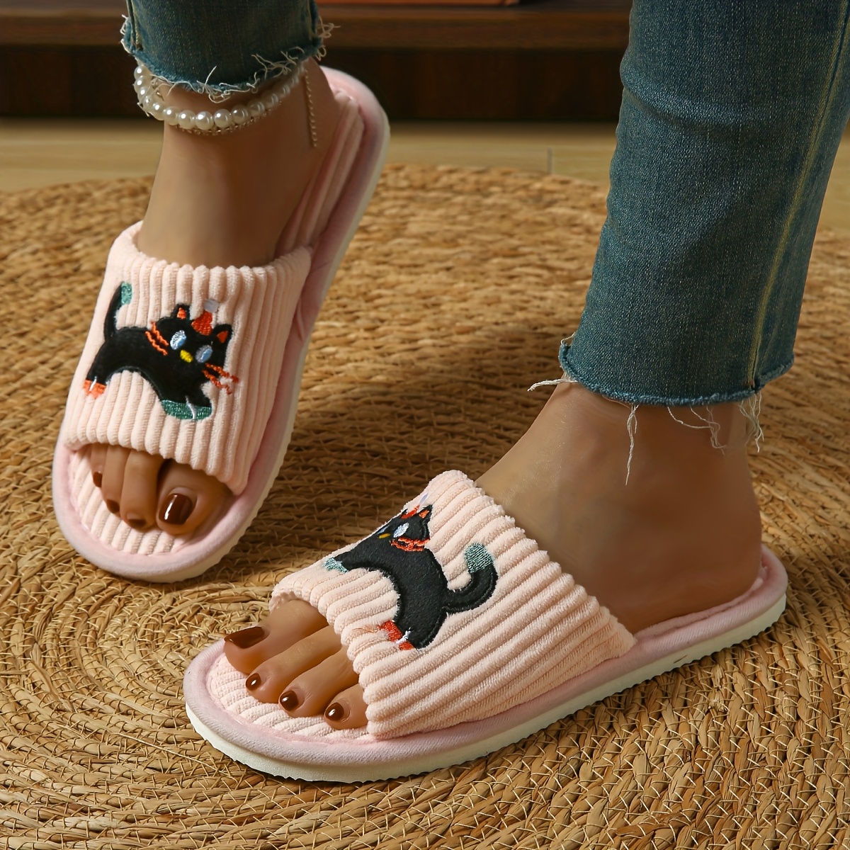 Women's Simple and Cute Lively Striped Home Slip-On Slippers with Cat Design, Comfortable for Both Men and Women